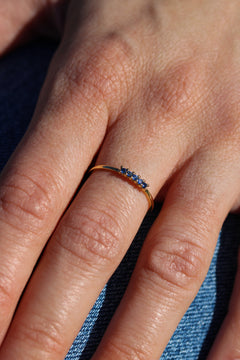 Bague Célestine Leurelor 18K OR 5 Saphirs Monture Leurelor