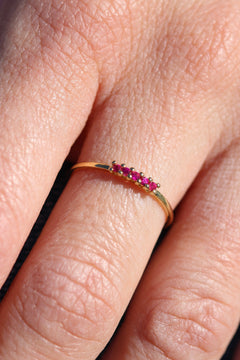 Bague Célestine Leurelor 18K Or jaune 5 Rubis Monture Leurelor