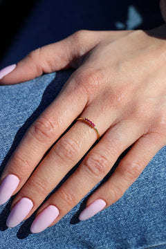 Bague Célestine Leurelor 18K Or jaune 5 Rubis Monture Leurelor