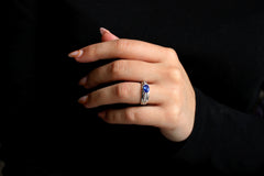 Bague Solitaire Accompagné en Or Blanc, Saphir et diamant Bague Leurelor