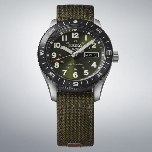 Seiko HDB008K1 Montre Homme Seiko 5 Sports Field Automatique - Cadran Vert, Bracelet Nylon et Cuir, Lunette Boussole, Étanche 100M, Style Aventure et Confort Quotidien
