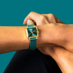 Montre Femme Leonor 072J577 en Acier Doré avec Cadran Vert et Bracelet Cuir Femme PIERRE LANNIER