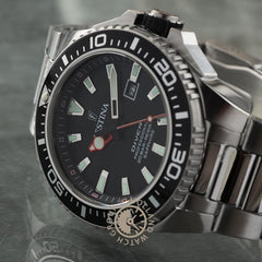 Montre homme Festina F20663/3, cadran noir, bracelet en acier inoxydable, affichage de la date, mouvement à quartz, style plongeur, design sportif. Homme FESTINA
