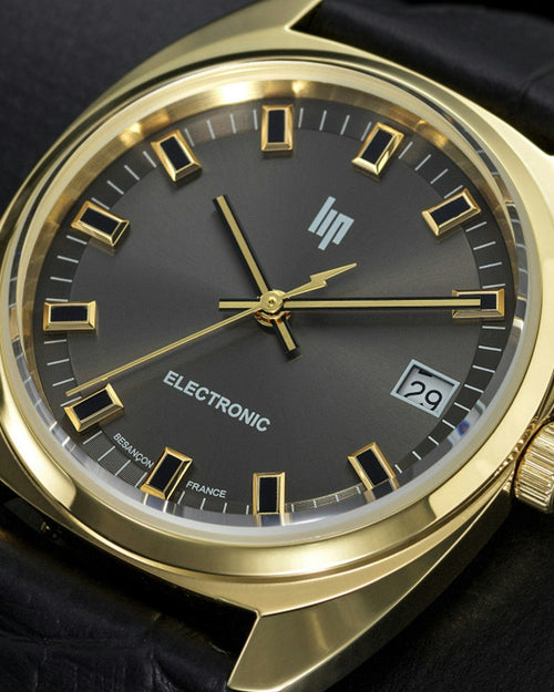 Montre homme Lip Général de Gaulle 671878, cadran noir, boîtier doré, bracelet en cuir noir – Design classique et élégant Homme LIP