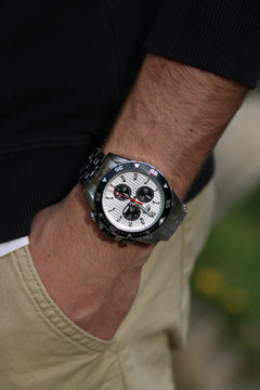 Montre Lotus 18640/1 homme, boîtier acier inoxydable 43,85 mm, cadran blanc, bracelet acier gris, quartz Miyota JS00, chronographe, étanche 10 ATM.