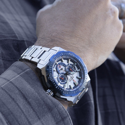 Festina F20724 1 Montre Homme Chronographe Quartz Cadran Argent Lunette Bleue Bracelet Acier Inoxydable Style Sportif et Performance Quotidienne