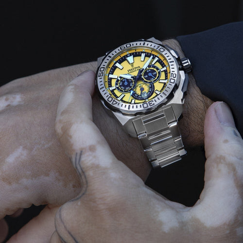 Festina F20724 4 Montre Homme Chronographe Quartz Cadran Jaune Bracelet Acier Inoxydable Style Sportif Performance et Élégance Quotidienne
