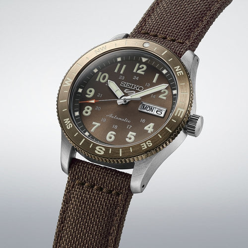 Seiko HDB009K1 Montre Homme Seiko 5 Sports Field Automatique - Cadran Marron, Bracelet Nylon et Cuir, Lunette Boussole, Étanche 100M, Style Outdoor et Fiabilité Quotidienne