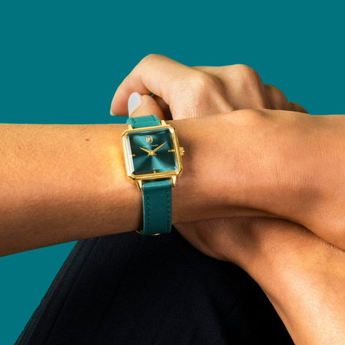 Montre Femme Leonor 072J577 en Acier Doré avec Cadran Vert et Bracelet Cuir Femme PIERRE LANNIER 